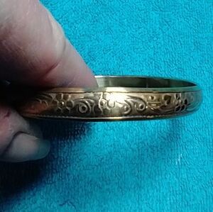 Elegant Gold-Tone brass flowers Floral Bangle vintage